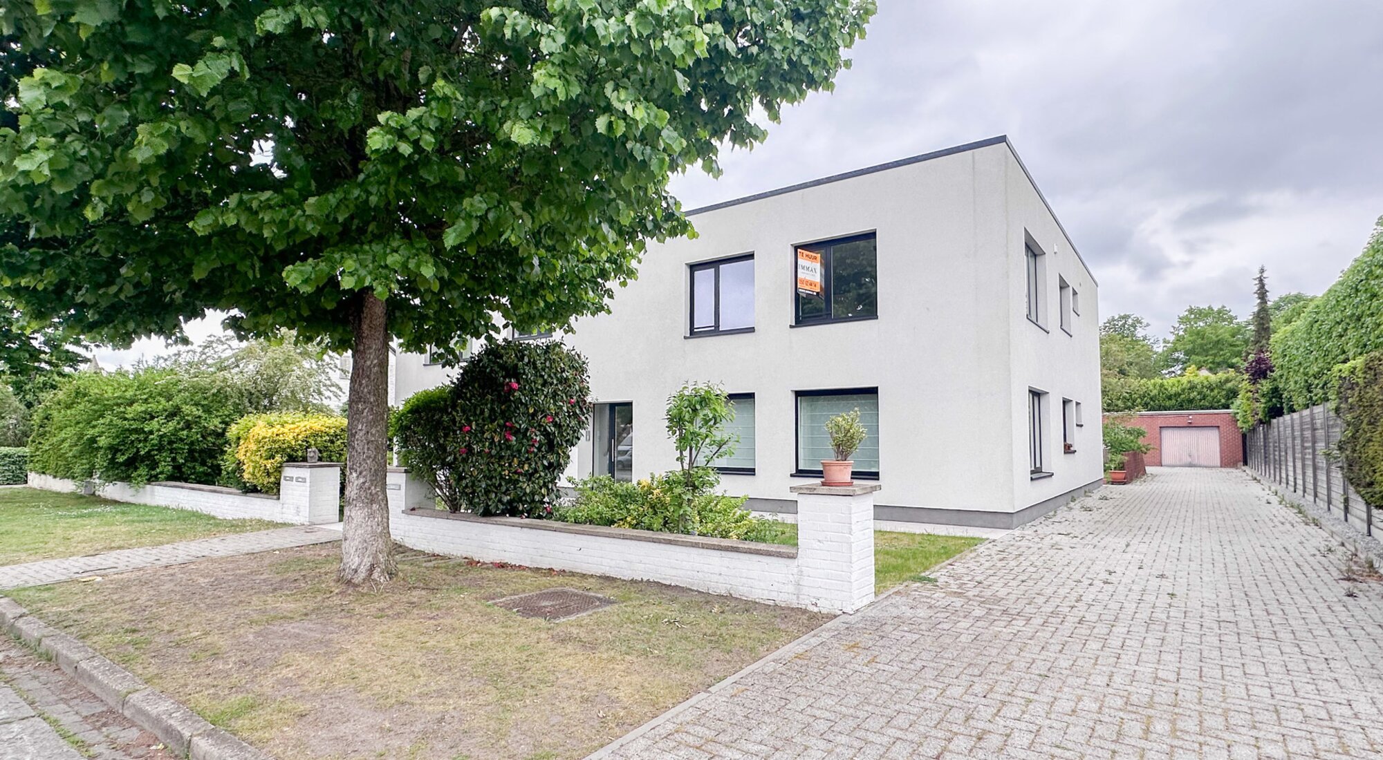 Appartement rénové avec un garage