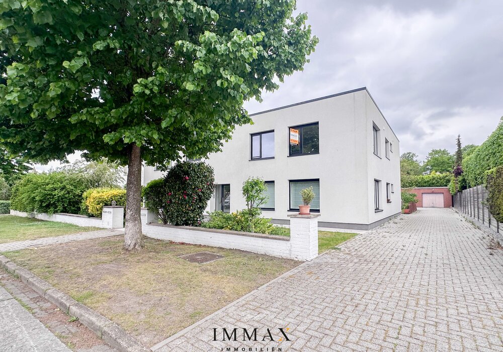 Gerenoveerd appartement met garage