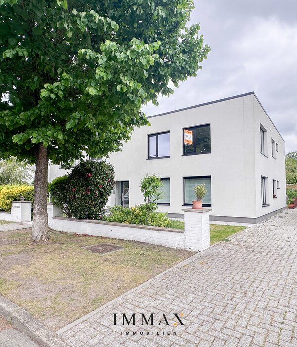 Gerenoveerd appartement met garage