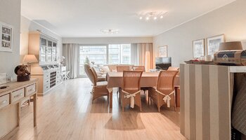 Royaal 2SLK-appartement met een brede gevel nabij het Rubensplein