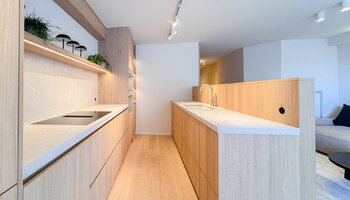 Luxueus gerenoveerd 3SLK-appartement met quasi frontaal zeezicht aan het Rubensplein in Knokke