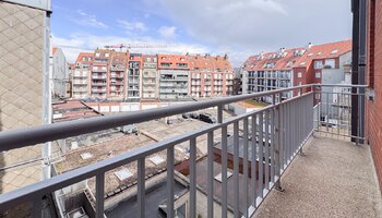Luxueus gerenoveerd 3SLK-appartement met quasi frontaal zeezicht aan het Rubensplein in Knokke