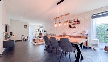 Instapklare halfopen woning met zonnige tuin