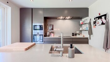 Instapklare halfopen woning met zonnige tuin