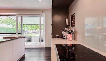Instapklare halfopen woning met zonnige tuin
