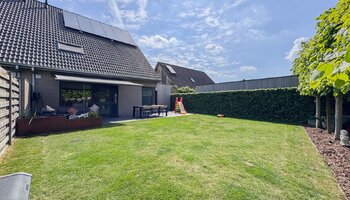 Instapklare halfopen woning met zonnige tuin
