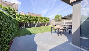 Instapklare halfopen woning met zonnige tuin