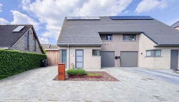 Instapklare halfopen woning met zonnige tuin