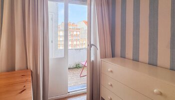 Ruim appartement (2SLK) inclusief autostaanplaats op wandelafstand van de zee en Lippenslaan