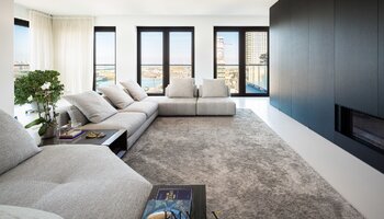Appartement de luxe de 2 chambres avec de grandes terrasses et un espace polyvalent, situé dans le quartier Oosteroever