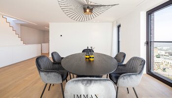 Appartement de standing avec une grande terrasse situé dans le quartier Oosteroever