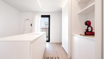 Appartement de standing avec une grande terrasse situé dans le quartier Oosteroever