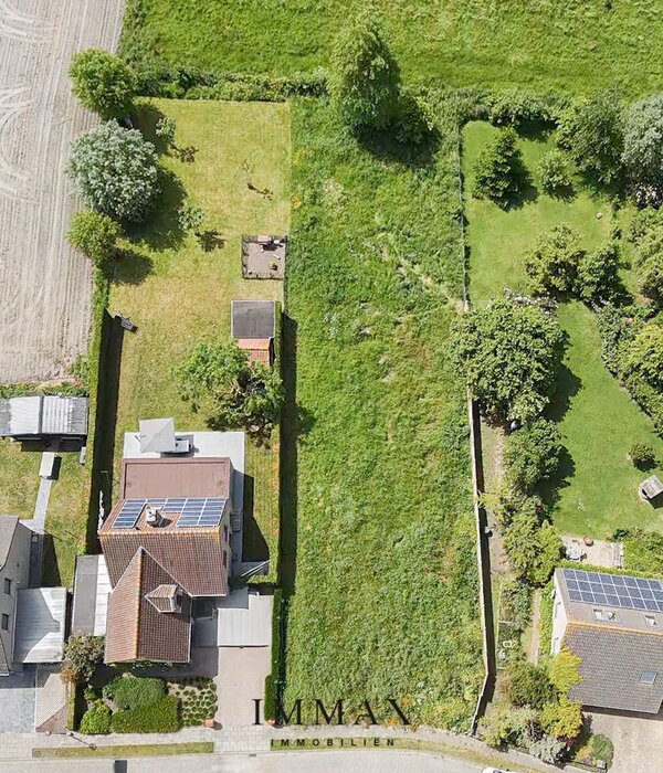 Bouwgrond met aansluitende weide/landbouwgrond