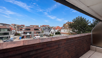 Ruim 2SLK-app met westgericht zonneterras in charmante villaresidentie vlakbij de zee