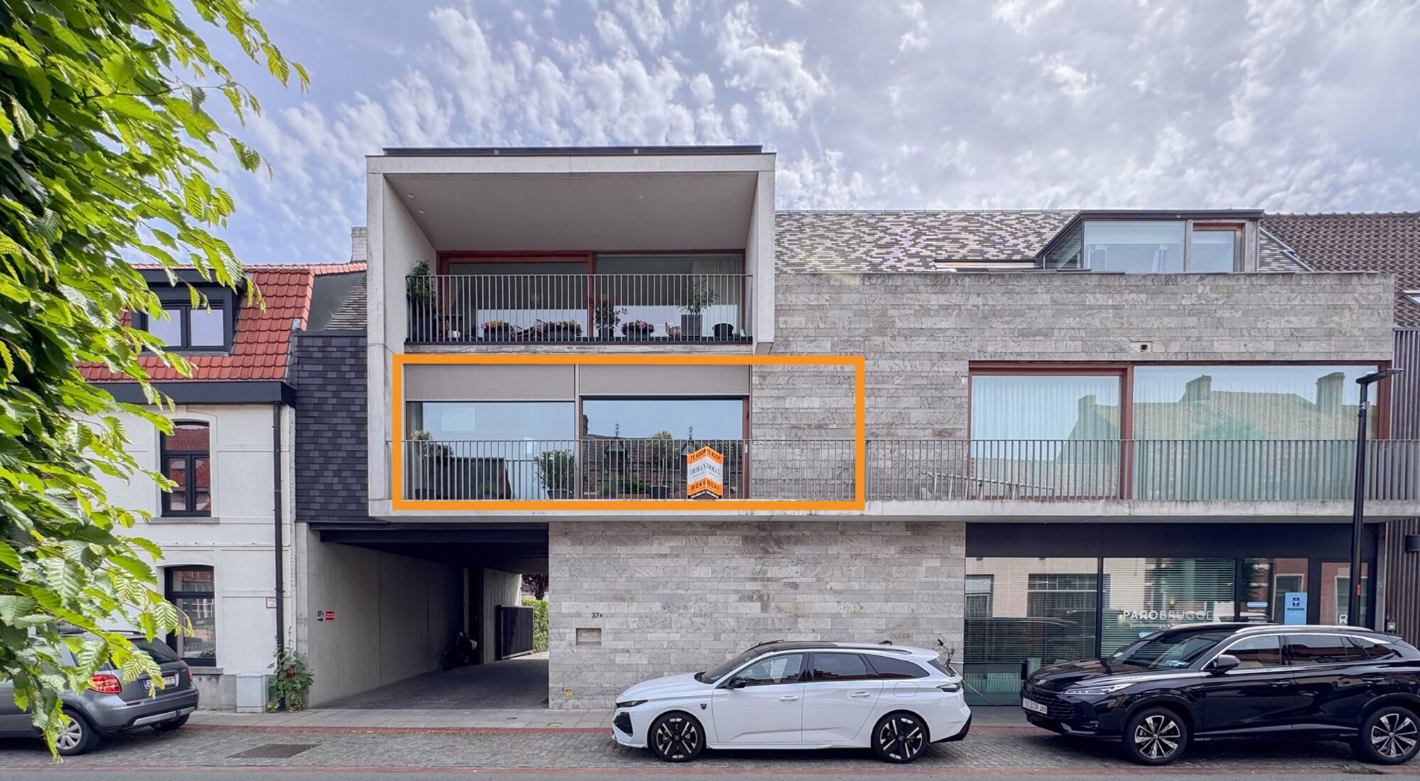 Ruim en lichtrijk 2-slaapkamerappartement met zonnig terras in hartje Sint-Michiels