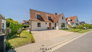 Hoogwaardig afgewerkte pastoriewoning in landelijke omgeving