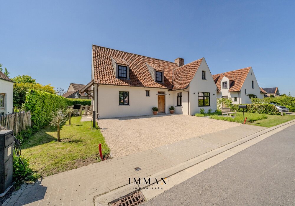 Maison de curé récemment dans un quartier calme