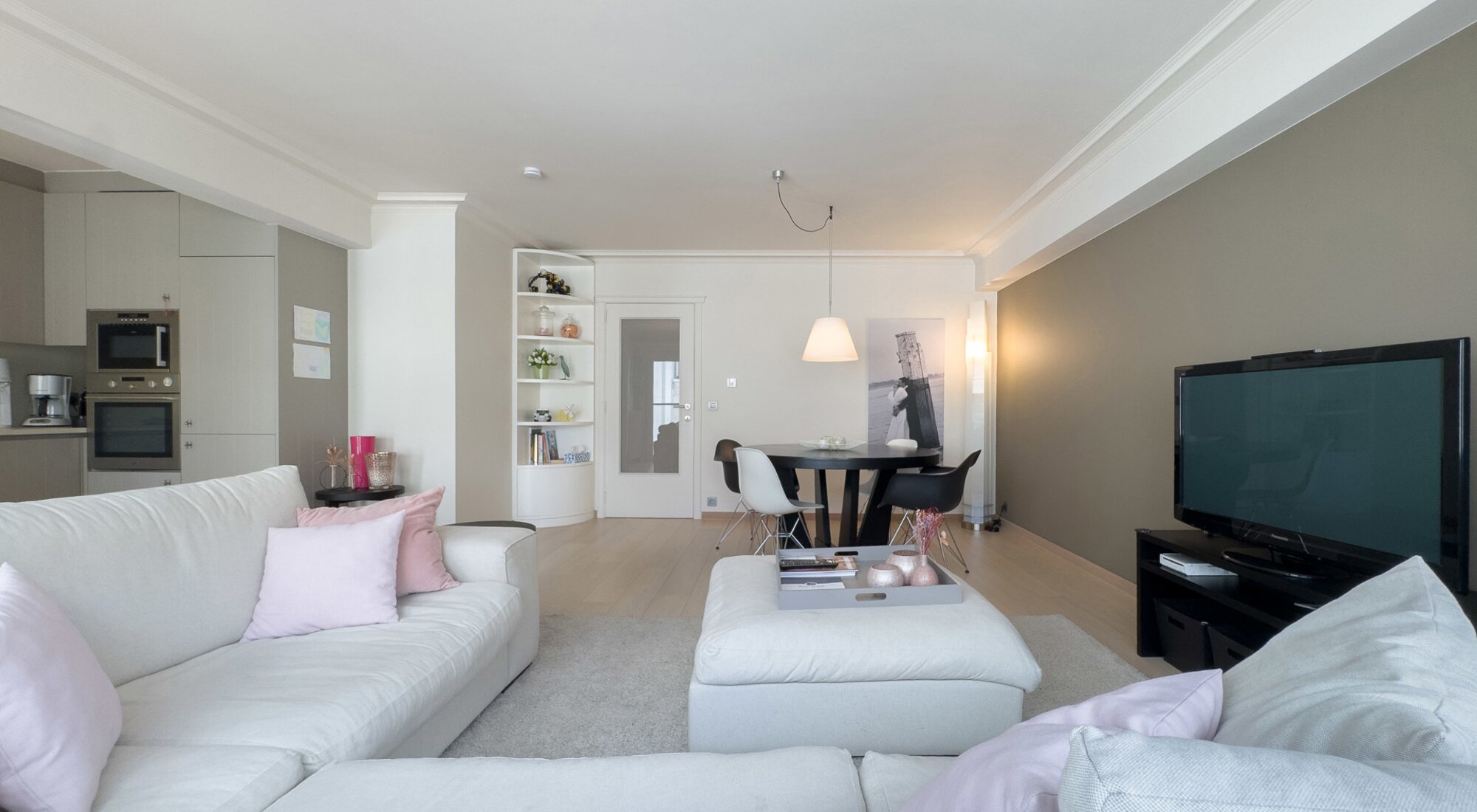 Bel et spacieux appartement de 2 chambres situé à deux pas de la mer et de la Lippenslaan 