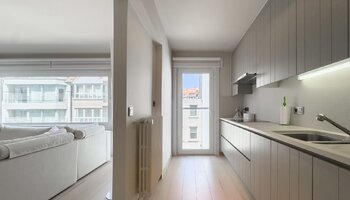 Bel et spacieux appartement de 2 chambres situé à deux pas de la mer et de la Lippenslaan