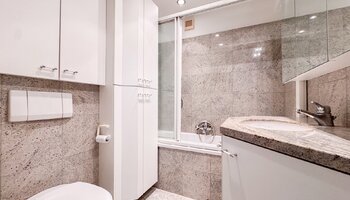 Te renoveren 3-SLK appartement met open zicht nabij de zee en het centrum