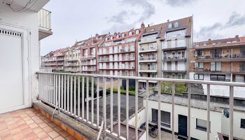 Te renoveren 3-SLK appartement met open zicht nabij de zee en het centrum