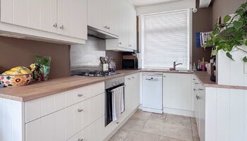 Charmante lichtrijke stadswoning met zongerichte koer