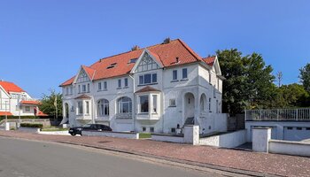 Exclusieve villa aan het Zegemeer met inpandige garage