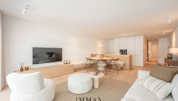 Prachtig gerenoveerd 3SLK-appartement met zicht op het lichtorenplein in de Kustlaan