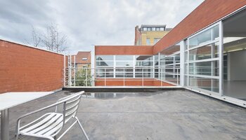 Exclusieve woonloft met open karakter en zonnig terras
