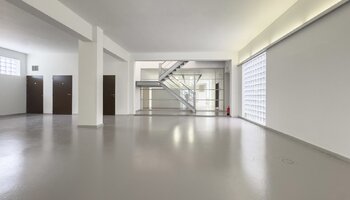 Exclusieve woonloft met open karakter en zonnig terras