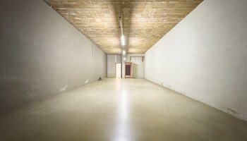 Exclusieve woonloft met royale leefruimtes en zicht op patio