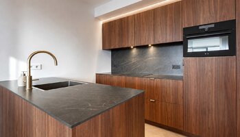 Exclusief en prachtig 2SLK-appartement met royaal terras en open zicht gelegen in The Tower 
