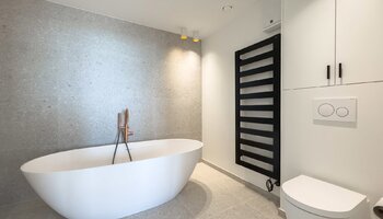 Exclusief en prachtig 2SLK-appartement met royaal terras en open zicht gelegen in The Tower 