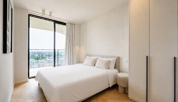 Exclusief en prachtig 2SLK-appartement met royaal terras en open zicht gelegen in The Tower 