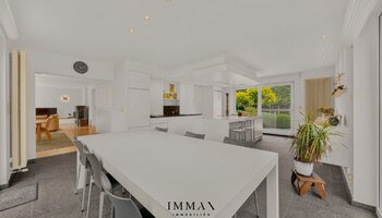 Exclusief wonen met zwembad, omgeven door groen