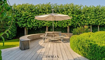 Exclusief wonen met zwembad, omgeven door groen