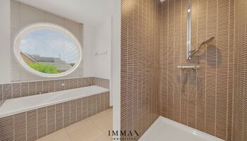 Exclusief wonen met zwembad, omgeven door groen