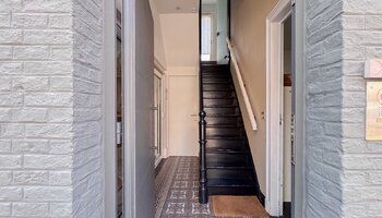 Spacieuse maison prête à emménager aux multiples possibilités