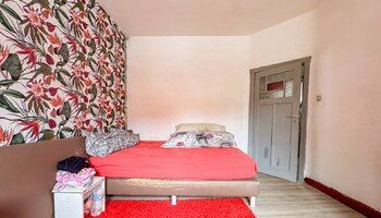 Karaktervolle renovatiewoning aan de stadsrand