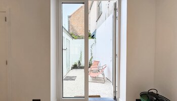 Charmante, volledig gerenoveerde stadswoning op rustige ligging
