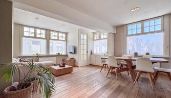 Maison lumineuse avec bureau et terrasse