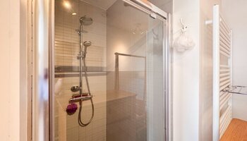 Idyllische woning met 3 slaapkamers en met een groot perceel in Duinbergen