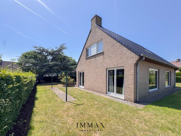 Te renoveren villa op een ruim perceel van 645 m² in residentiële wijk
