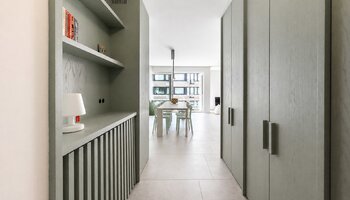 Stijlvol gerenoveerd 2SLK-appartement centraal gelegen nabij het centrum