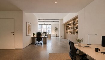 Polyvalent handelspand/kantoor op uitstekende locatie