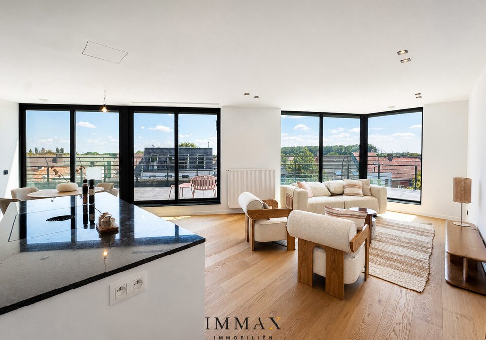 Gerenoveerde penthouse met zongericht en uitzonderlijk groot terras