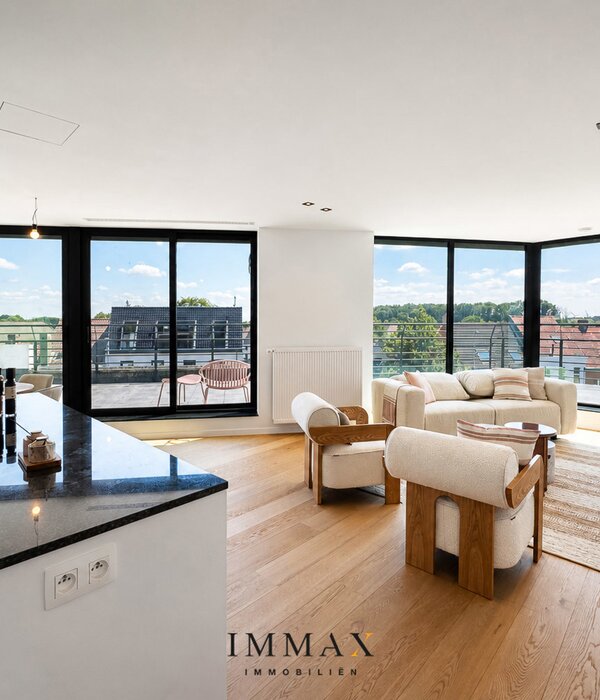 Gerenoveerde penthouse met zongericht en uitzonderlijk groot terras
