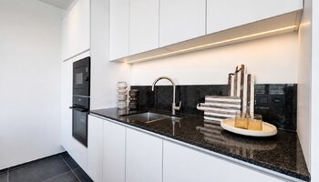 Gerenoveerde penthouse met zongericht en uitzonderlijk groot terras