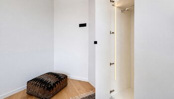 Gerenoveerde penthouse met zongericht en uitzonderlijk groot terras