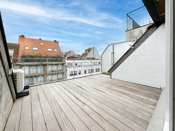 Subliem gerenoveerde penthouse met 3SK én westgericht zonneterras